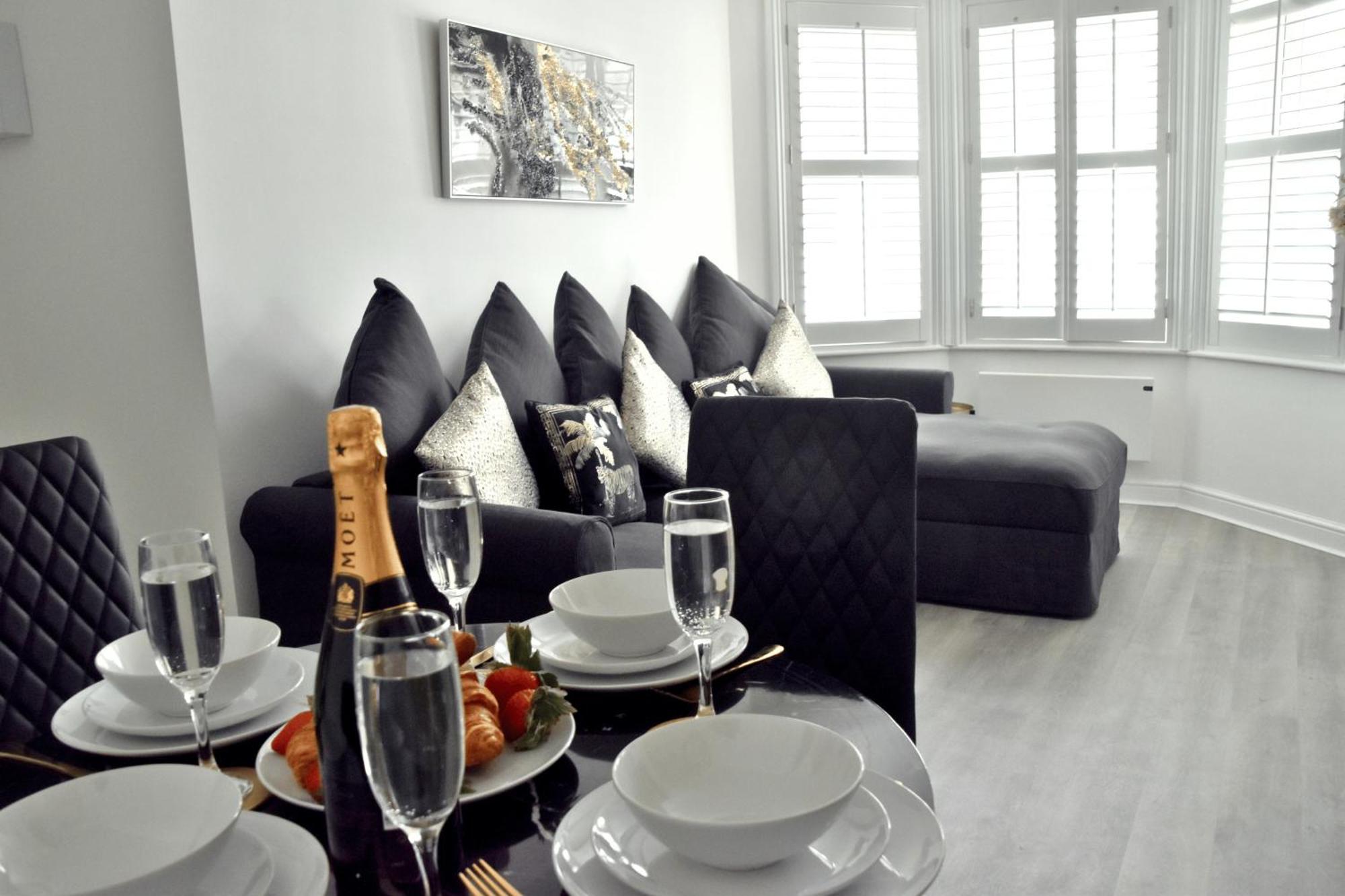 Modern Town Centre Flat - Free Shared Parking, King Size Bed, 5 Minutes Walk To Beach Борнмът Екстериор снимка