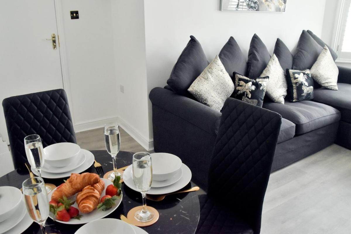 Modern Town Centre Flat - Free Shared Parking, King Size Bed, 5 Minutes Walk To Beach Борнмът Екстериор снимка
