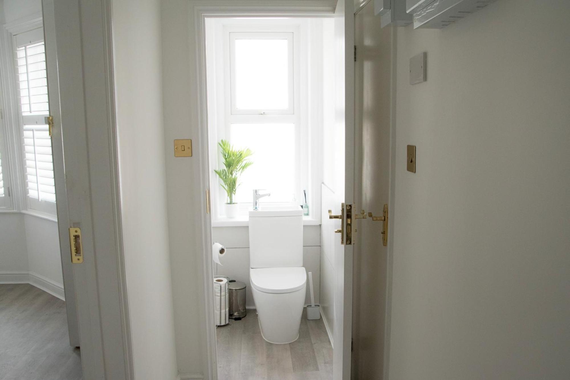 Modern Town Centre Flat - Free Shared Parking, King Size Bed, 5 Minutes Walk To Beach Борнмът Екстериор снимка