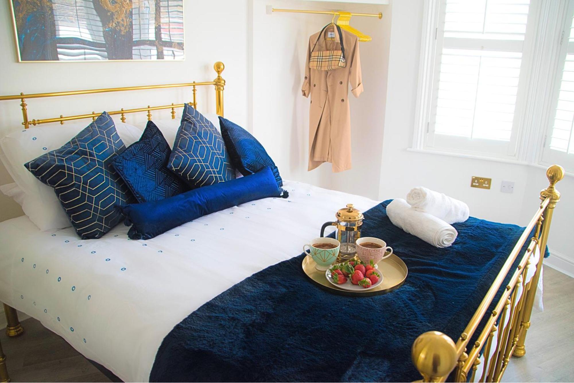Modern Town Centre Flat - Free Shared Parking, King Size Bed, 5 Minutes Walk To Beach Борнмът Екстериор снимка
